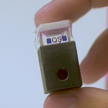 Seating the cuvette with light pressure