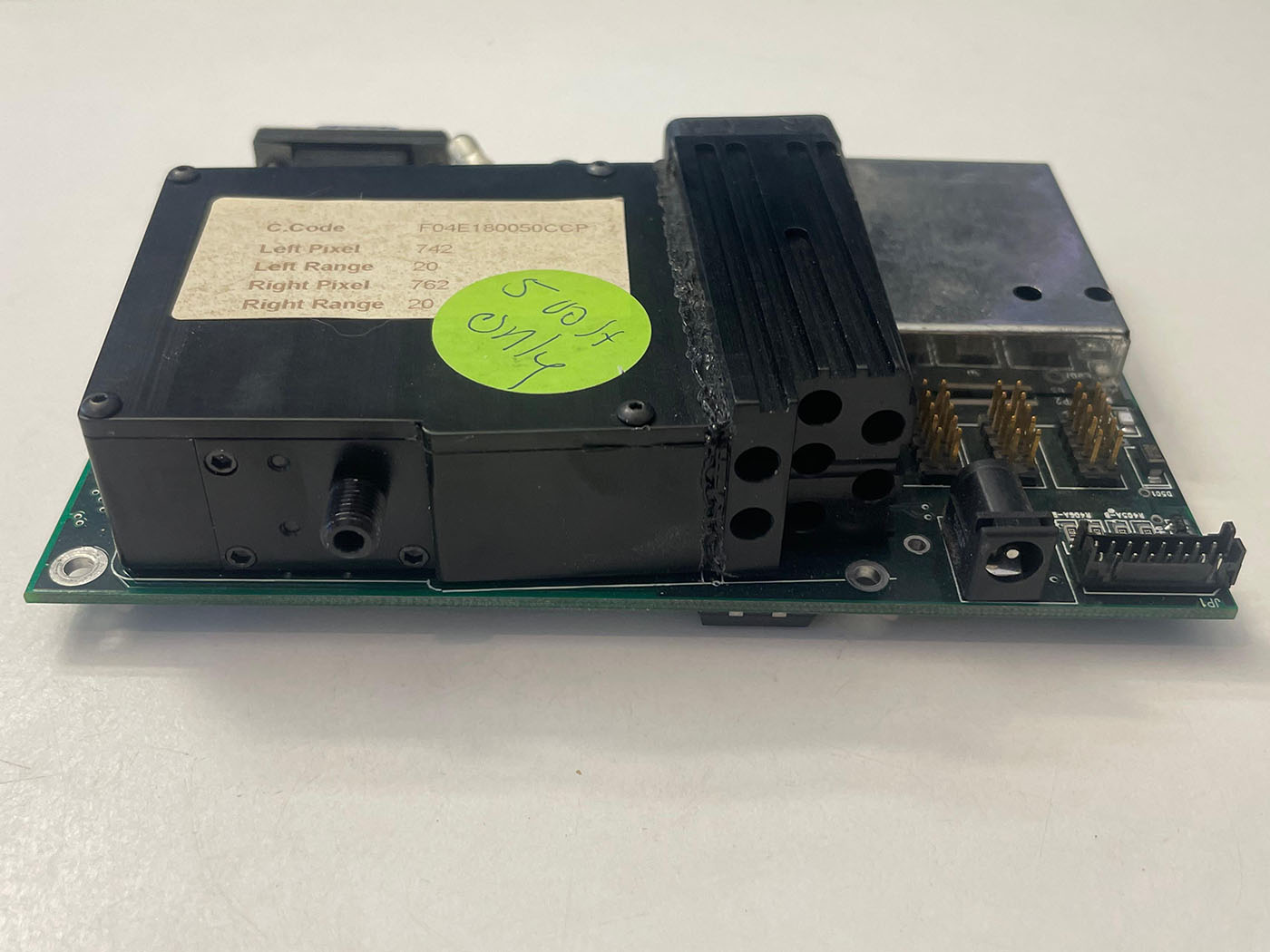 Spectrometer top-rear view with SMA905 input