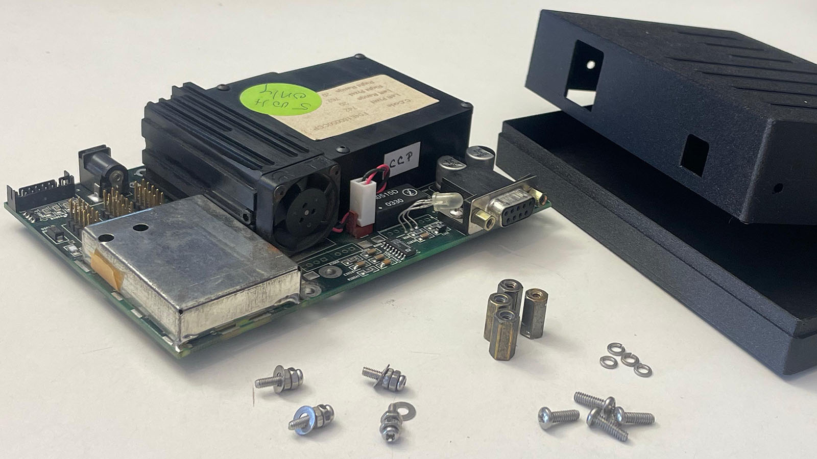 Spectrometer with printed case, standoffs and screws